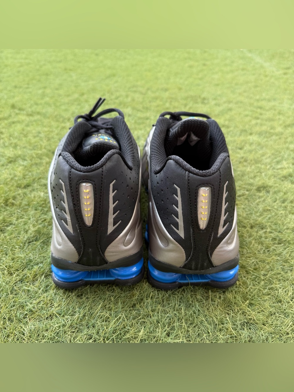 Nike Shox R4 - Picture 3 of 7